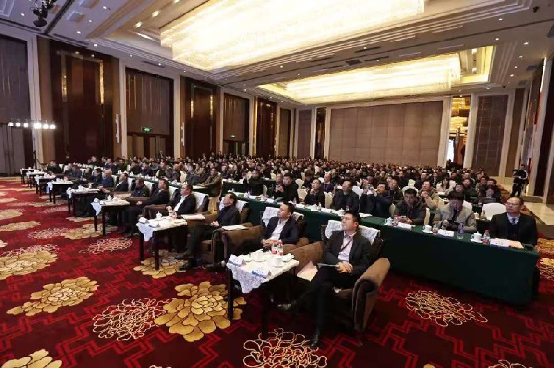 再轉(zhuǎn)型  啟新程---2025濟源鋼鐵銷售工作會議錨定發(fā)展新目標